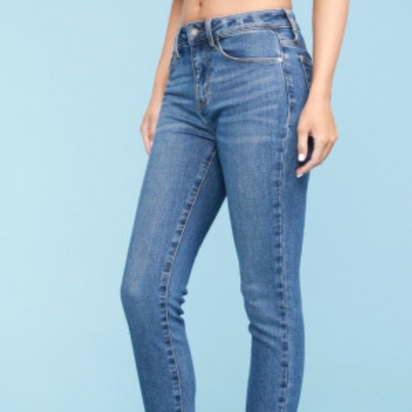 Judy Blue shark bite frayed hem skinny - Picture 2 of 6